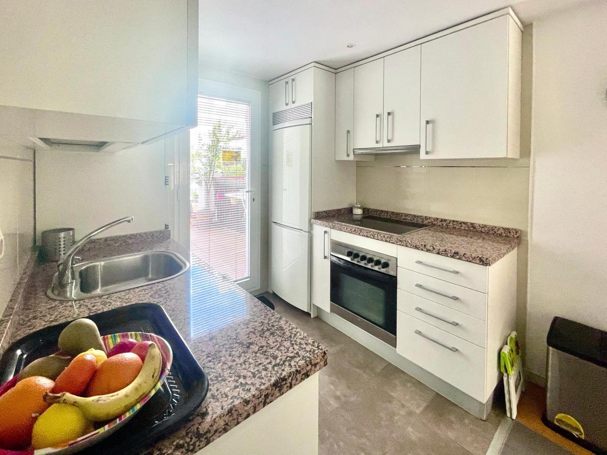 Maravilloso Apartamento Centrico De 70M2, Jardin Propio 40M2 Con Piscina Para Ninos Y Parking Opcional Málaga Esterno foto